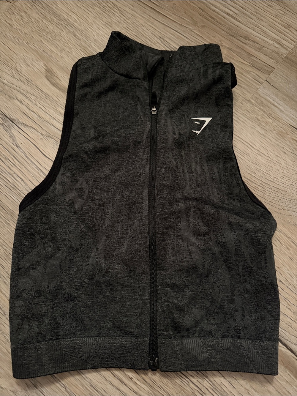 Gymshark Women’s Black Zip-Front Crop Top